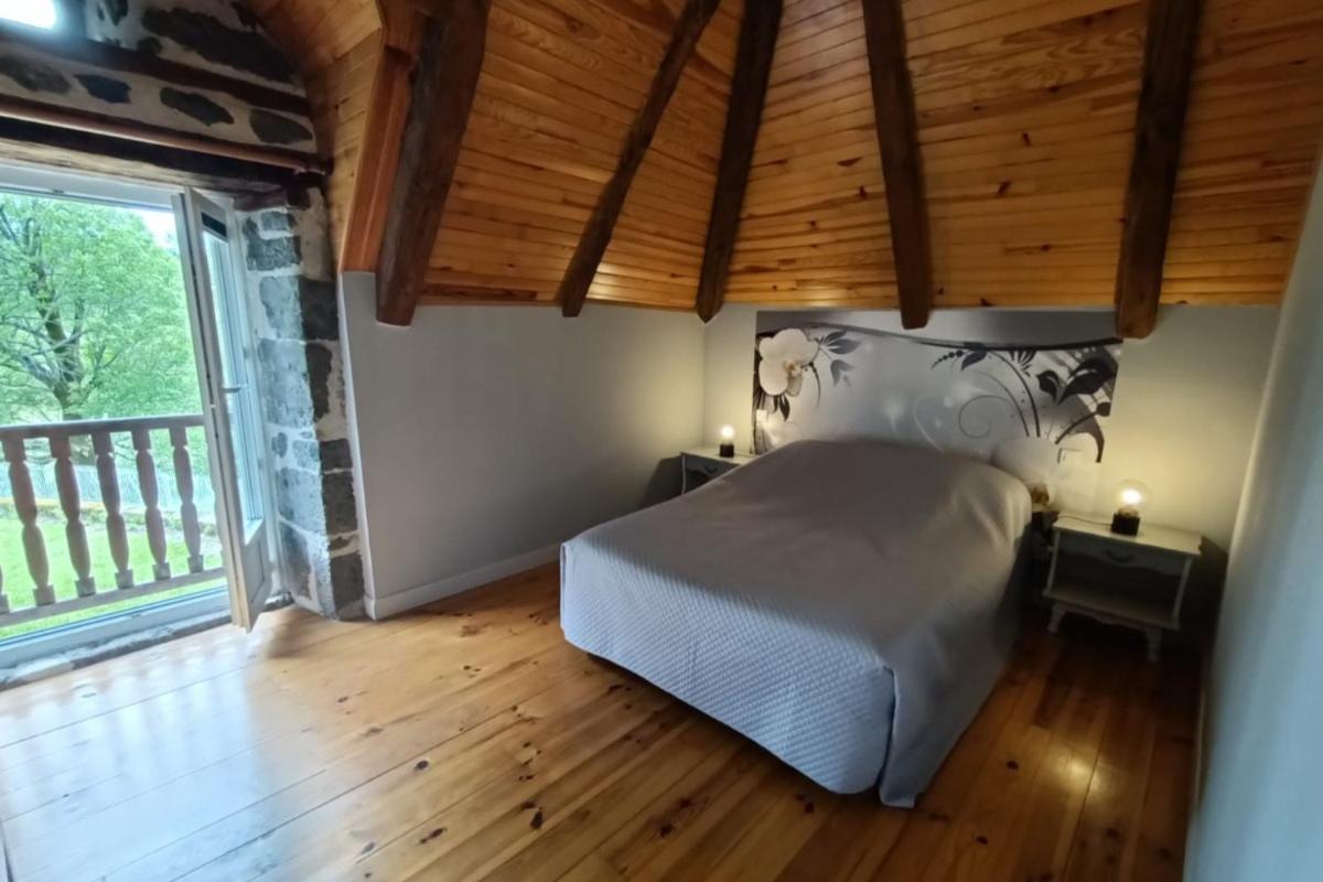 Gite 4 Personnes Dans Le Cantal Animaux Bienvenus Lascelle Zewnętrze zdjęcie